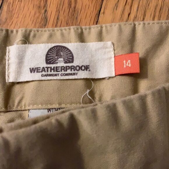 Weatherproof Capri Pants - Picture 2 of 3